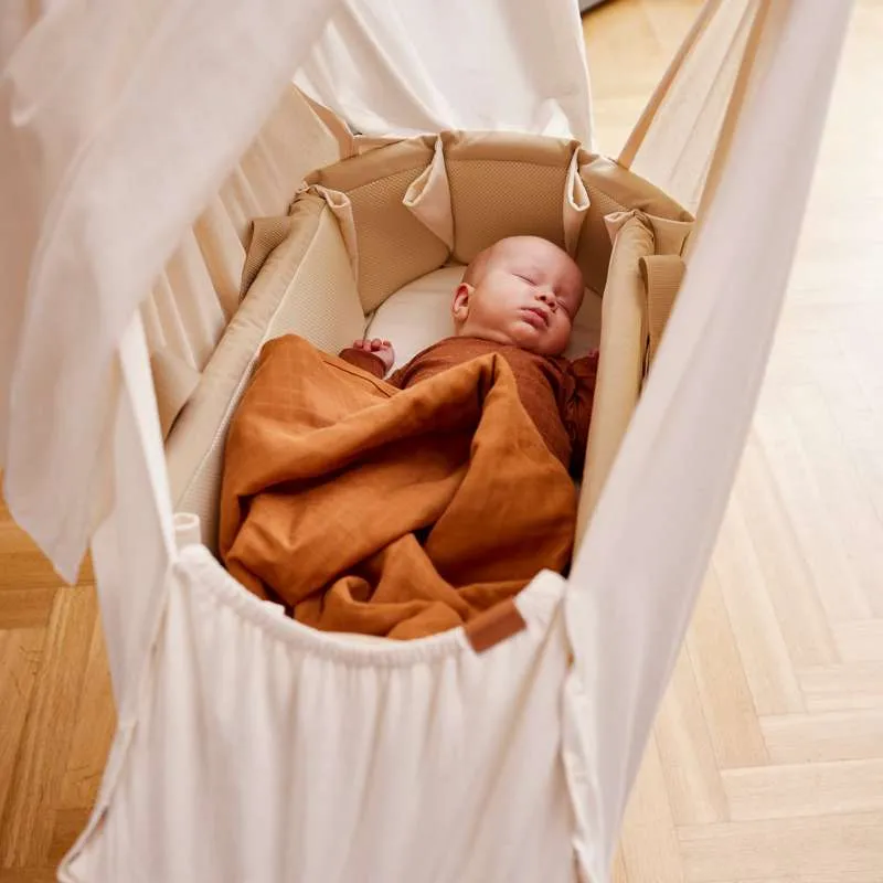 Pomaganje Babylift - Prirodan