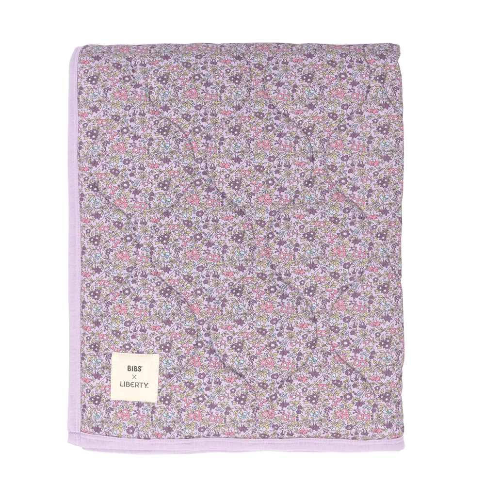 BIBS x LIBERTY prošivena dekica - Chamomile Lawn Violet Sky