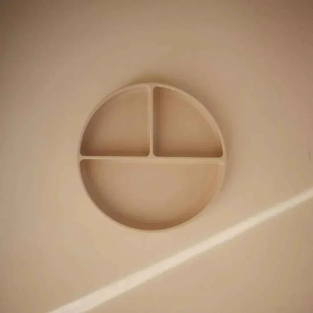 Mushie® Silikonski dijeljeni tanjurić Shifting Sand