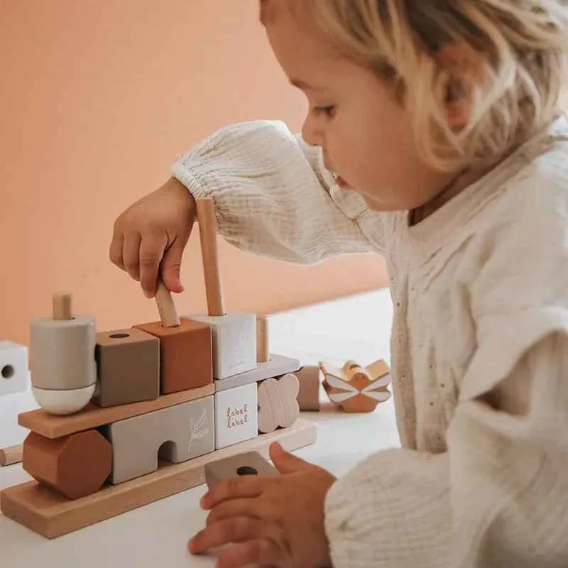 Label Label® Drvena didaktička kućica House Nougat