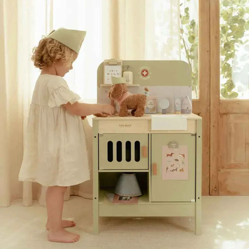 Little Dutch® Drvena veterinarska ordinacija za djecu