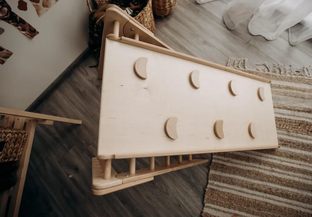 Lunatoys Piklerov trokut – Montessori penjalica za malu djecu