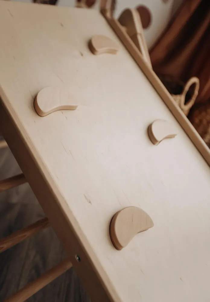 Lunatoys Piklerov trokut – Montessori penjalica za malu djecu