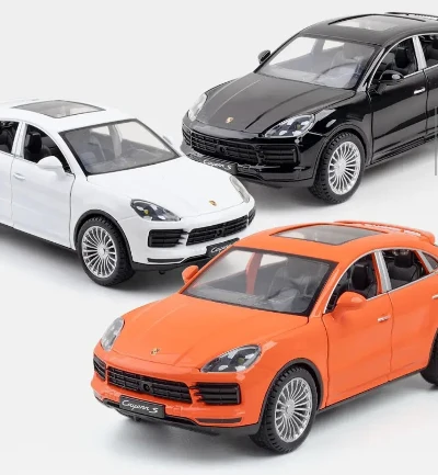 Metalni Model Sportskog Terenca Razmera 1:24