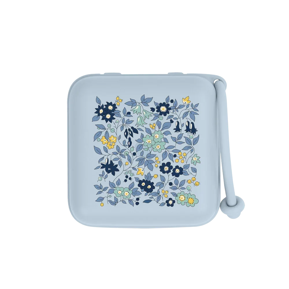 BIBS x LIBERTY Kutija za dudu - Chamomile Lawn Baby Blue