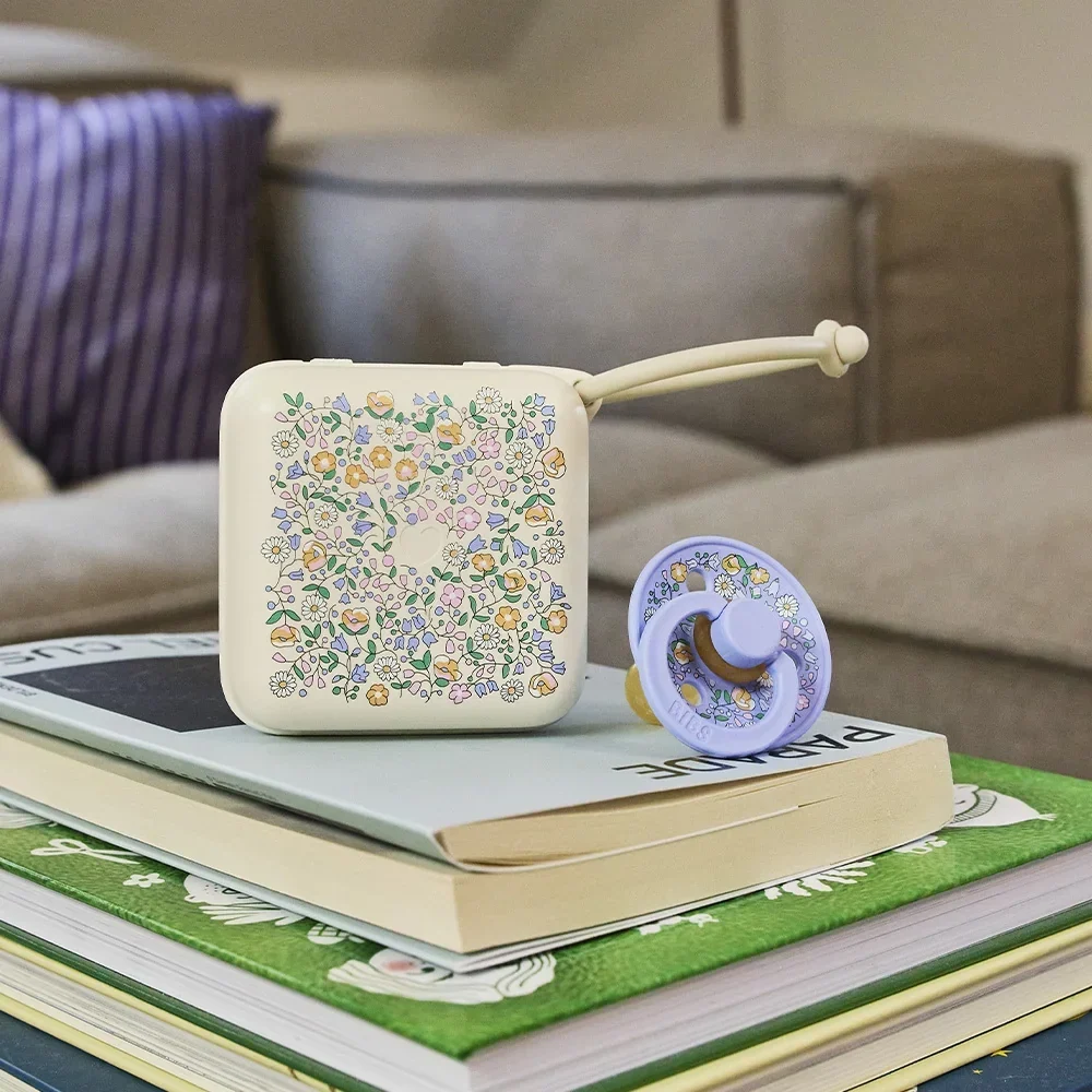 BIBS x LIBERTY kutija za dudu Chloe Meadow - Ivory