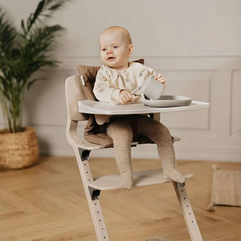 Leander Louie™ visoka stolica s baby uloškom - Cappuccino