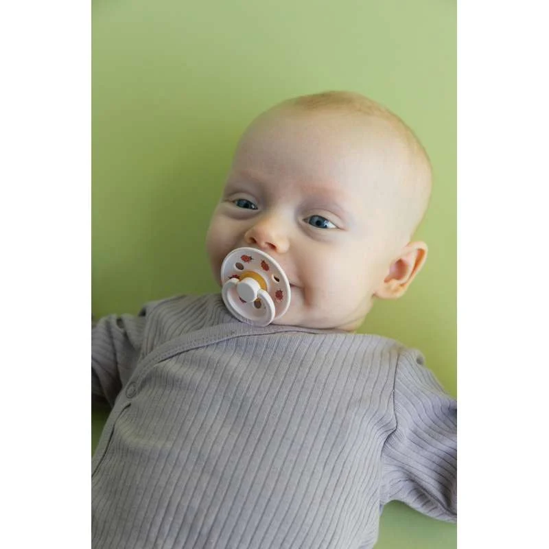 BIBS Rund Colour Sut - Str. 1 - Naturgummi - Studio - Ladybug - Sand