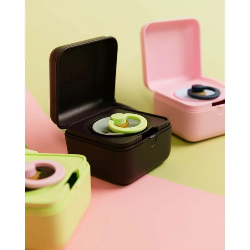 BIBS Accessories Pacifier Box - Sutteboks m. Plads til 3 Sutter - Plum