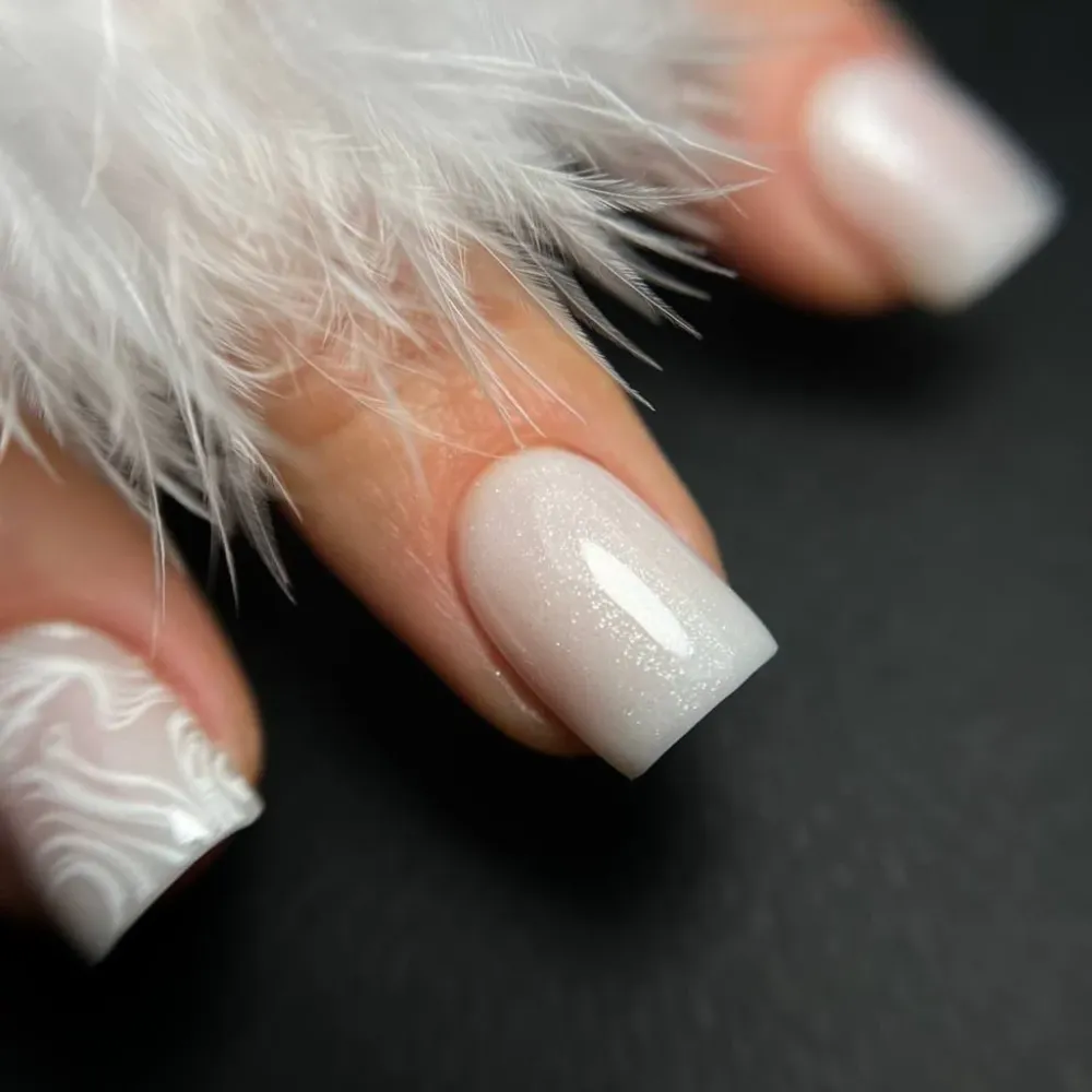Kamuflažna baza Milky Sparkling White Fiber 15 ml Atica