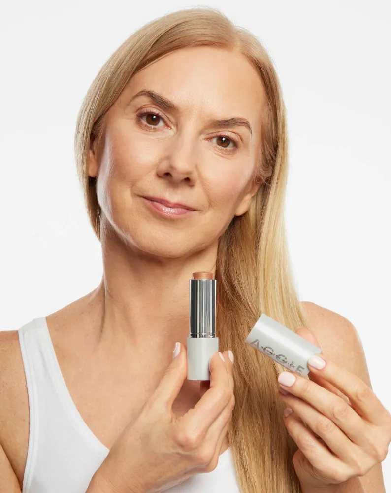 Bronzer za konturiranje lica za zrelu kožu 50+ Aggie