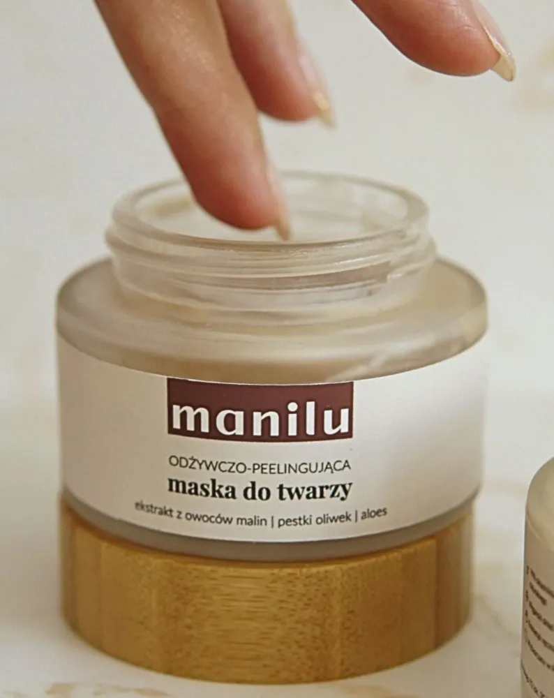 Hranjiva i piling maska za lice sa sjemenkama masline i Manilu uljem makadamije