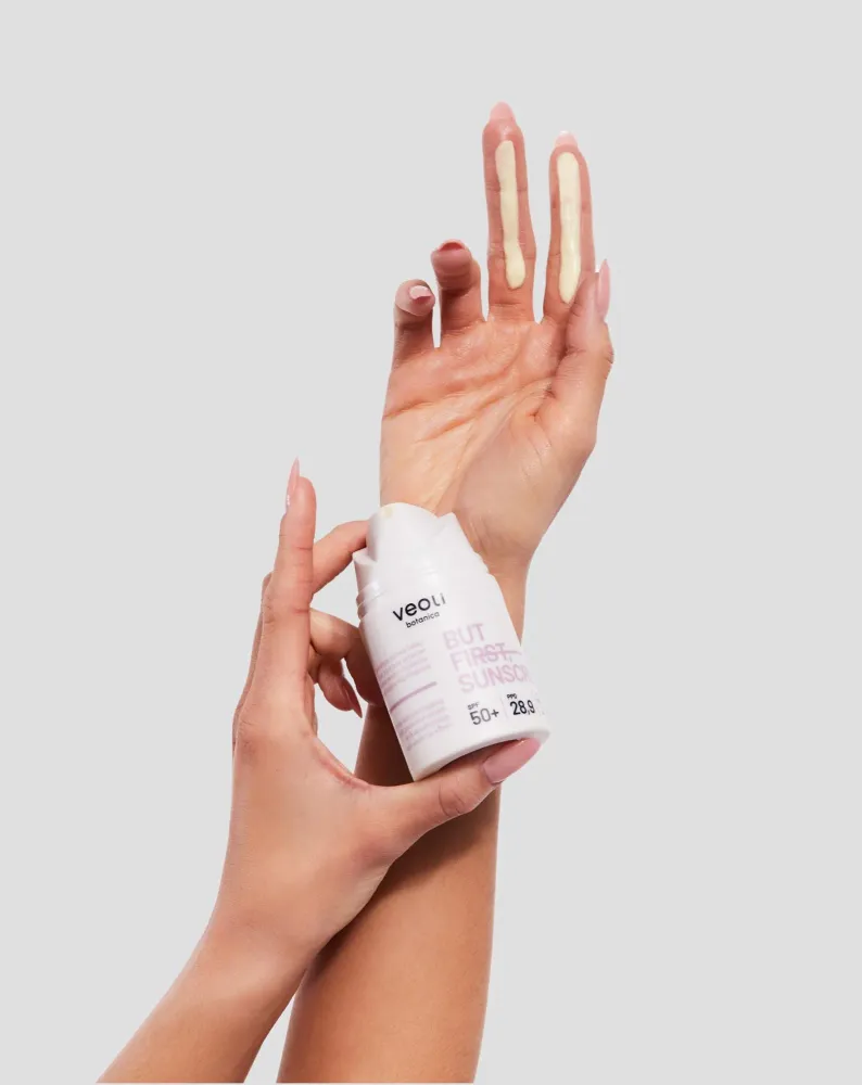 Lagana zaštitna krema protiv fotostarenja Ali prvo, krema za sunčanje SPF 50+ Veoli Botanica