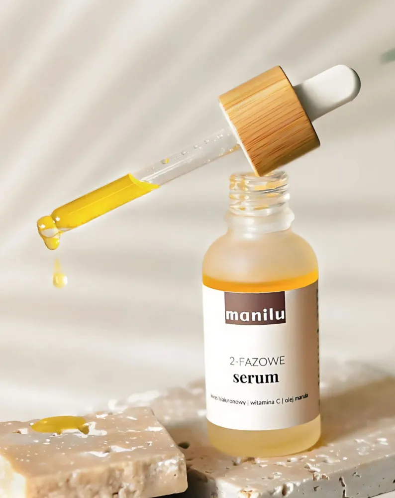 Manilu dvofazni noćni serum za suhu kožu s hijaluronskom kiselinom i vitaminom C