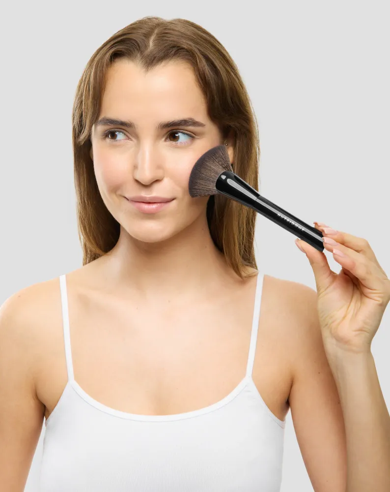 Multifunkcionalna četkica za bronzer, rumenilo i highlighter s ravnim Nutridome vlaknima