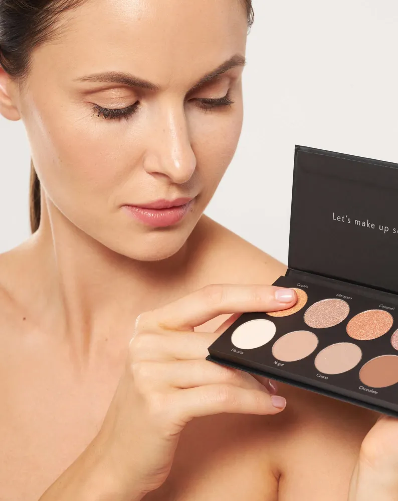 Paleta od 10 blistavih i mat sjenila za oči Delicious Eyeshadow Palette Nutridome