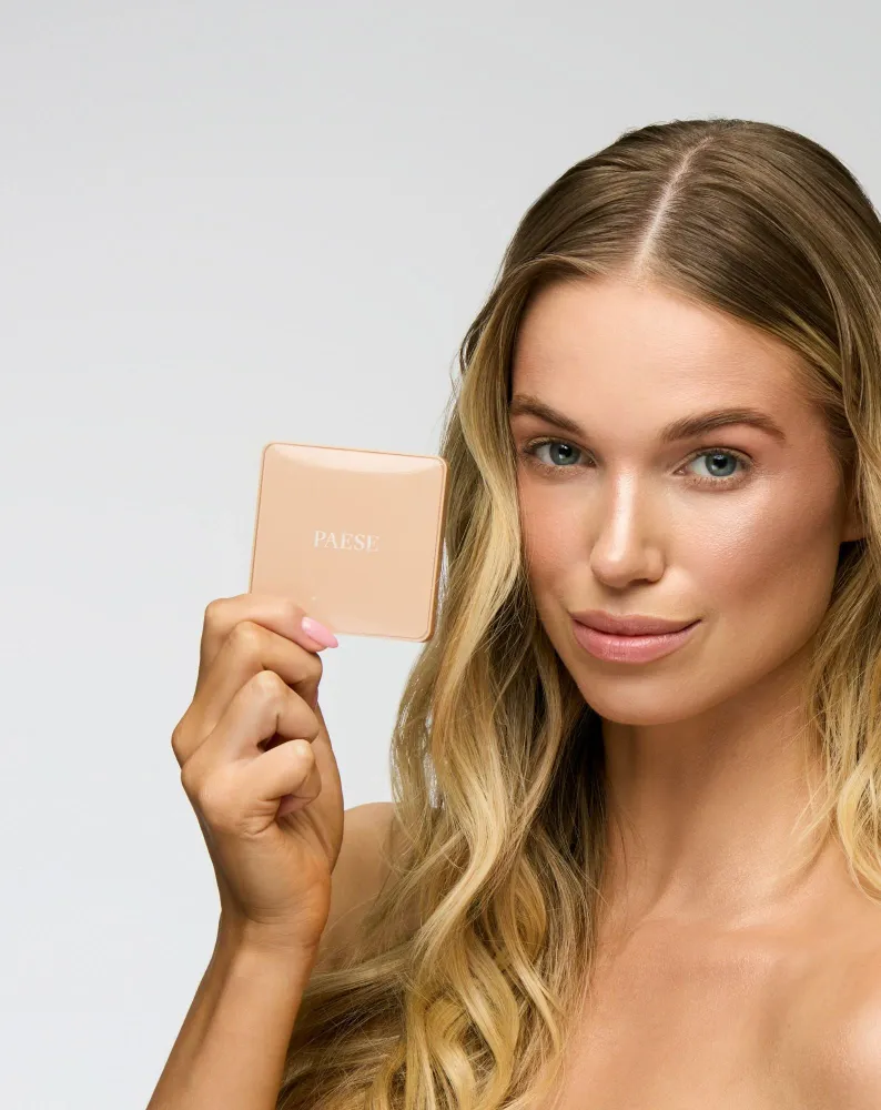 Presovani bronzer Selfglow 02 Topli s aktivnim sastojcima za konturiranje lica Paese