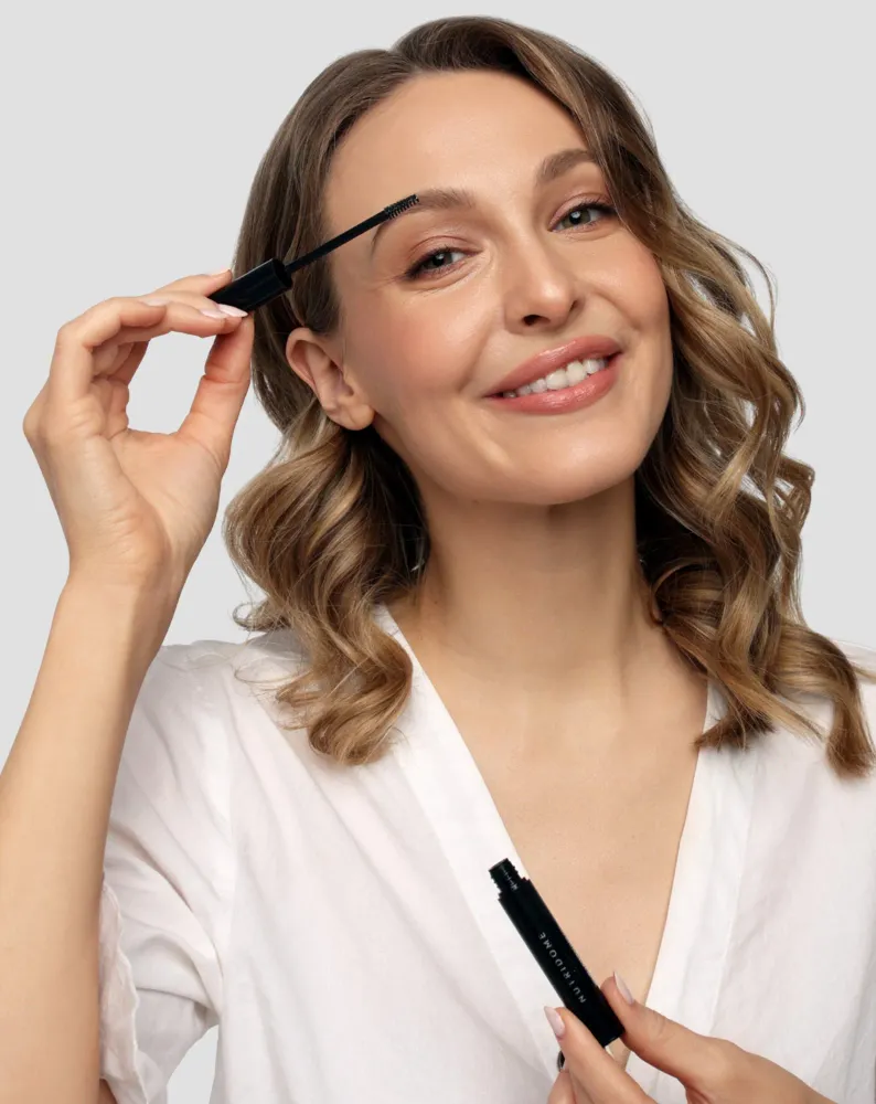 Prozirni gel za laminiranje obrva s alojom i Nutridome pantenolom