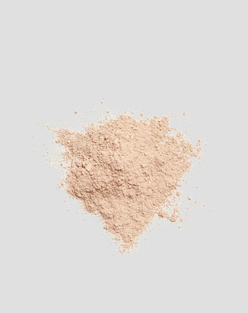 Rasuti mineralni puder koji ostavlja prirodan mat završetak 002 Ivory Gosh