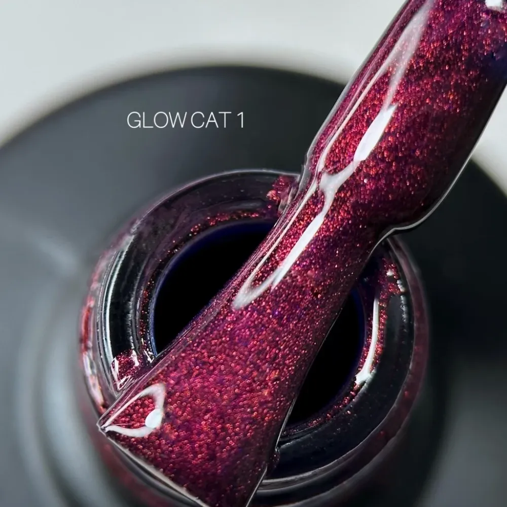 Gel lak za nokte Glow Cat №1 10 ml Saga Professional