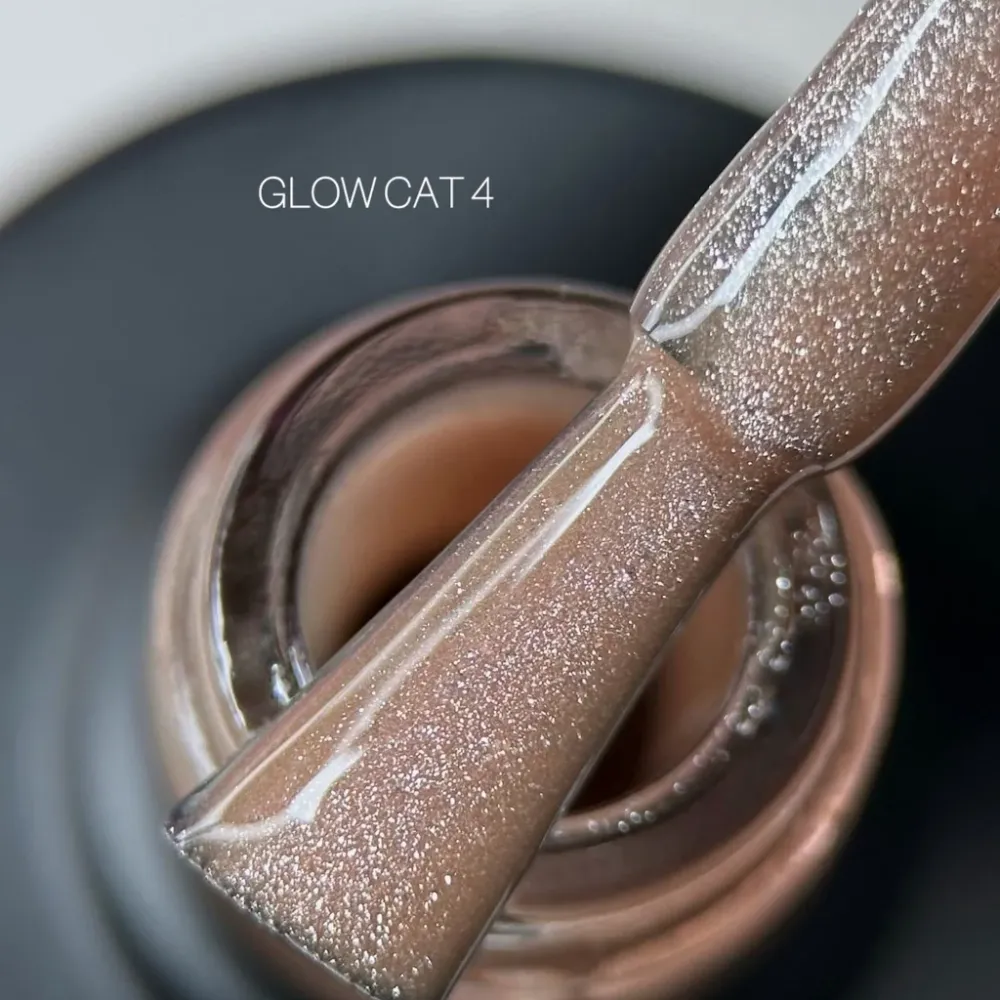 Gel lak za nokte Glow Cat №4 10 ml Saga Professional