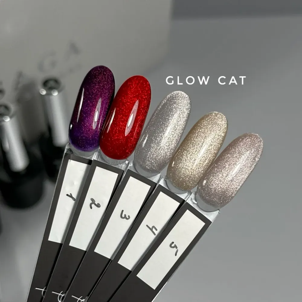 Gel lak za nokte Glow Cat №2 10 ml Saga Professional