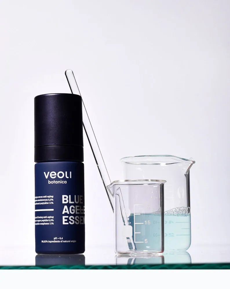 Serum protiv starenja Plava vječna esencija s bakrenim peptidom i peptidnim kompleksima Veoli Botanica