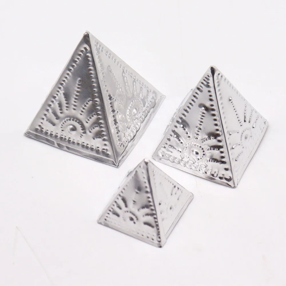 Set kalupa za piramide od praha tamjana, 3 komada