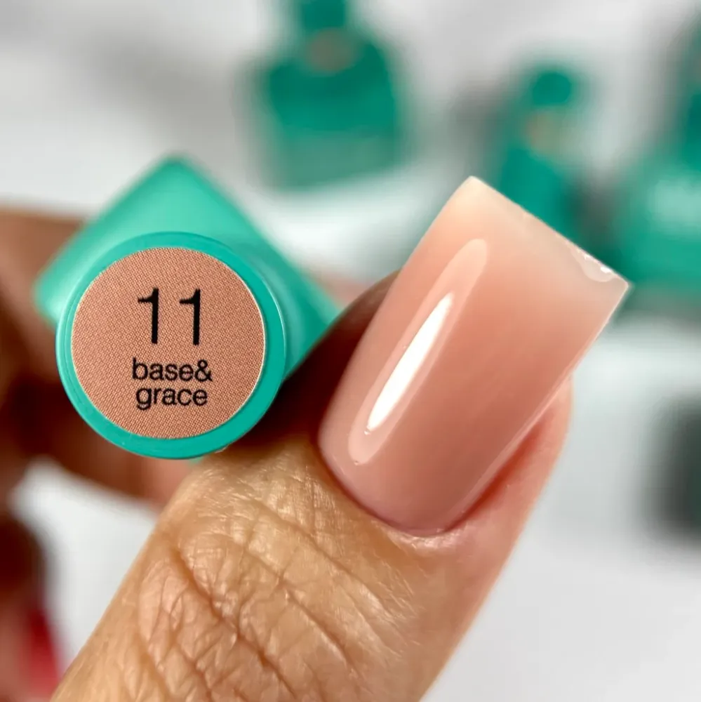 Kamuflažna baza Base&Grace №11 8 ml Siller