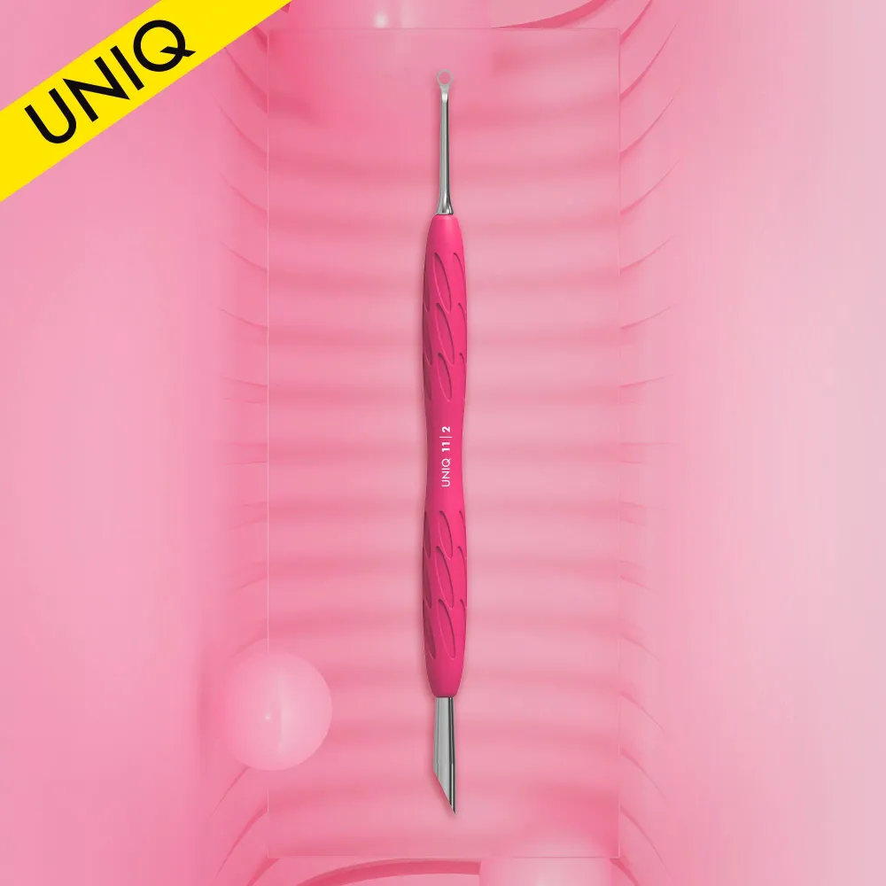 Potiskivač za manikuru sa silikonskom drškom “Gummy” Staleks Pro UNIQ 11 TIP 2 (kosi potiskivač + prsten)