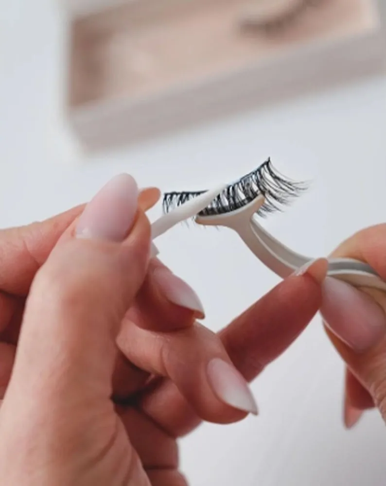 Umjetne trepavice na 2D traci za višekratnu upotrebu Scrumptious Look Bamm!Lashes