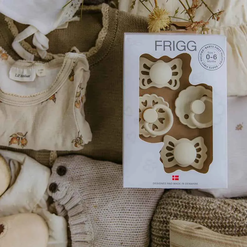 Frigg® Baby First Pacifier kolekcija duda Floral Heart Cream