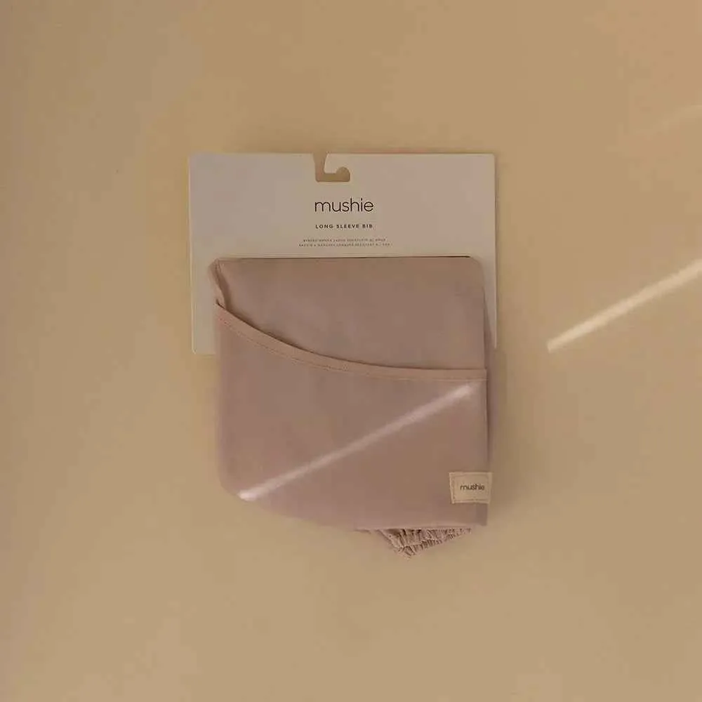 Mushie® Podbradnjak s rukavima Blush