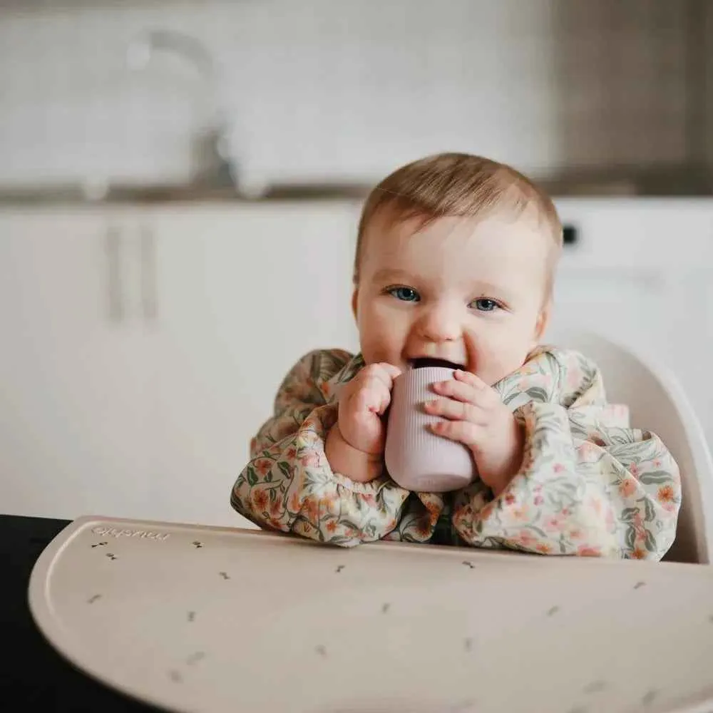 Mushie® Silikonska čšica MINI Sippy Cup Blush