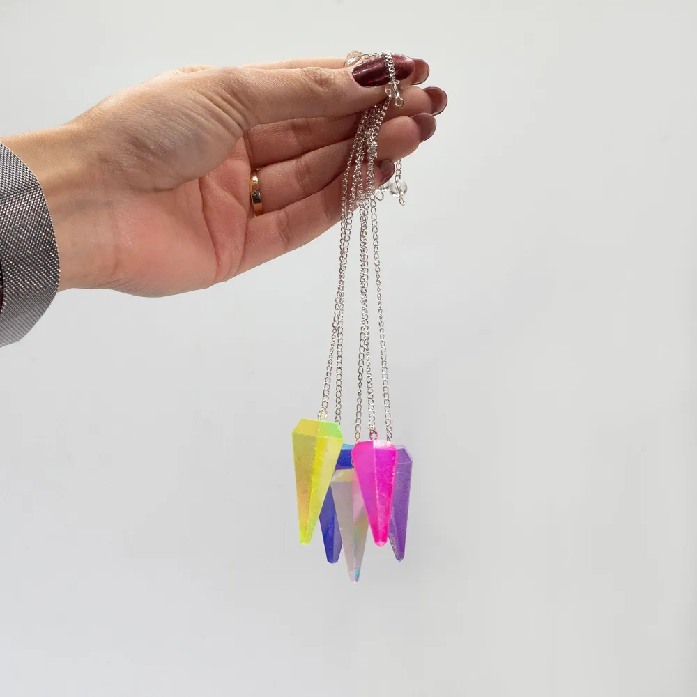 Šesterokutni klatno – Aurora kristalni bijeli đeo – 4 cm